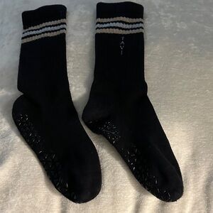 Tavi Noir Black Athletic Grip Socks for Men